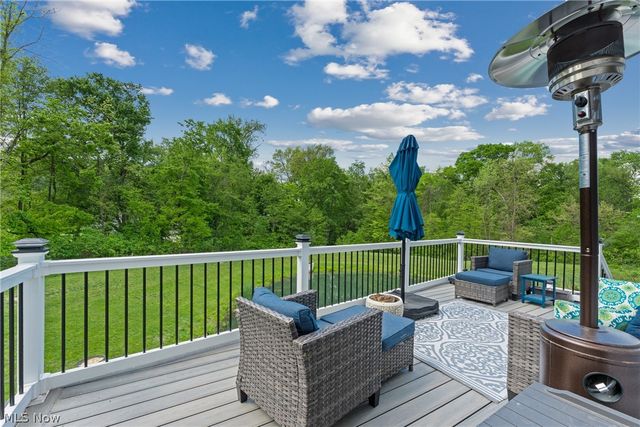 1216 Selena Grove, Green, OH 44685