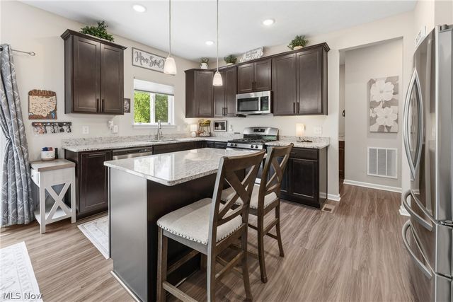 1216 Selena Grove, Green, OH 44685