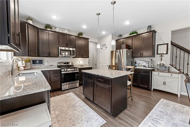 1216 Selena Grove, Green, OH 44685