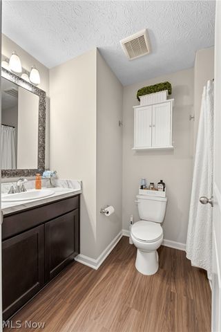1216 Selena Grove, Green, OH 44685