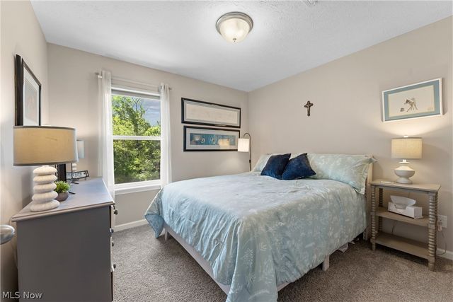 1216 Selena Grove, Green, OH 44685