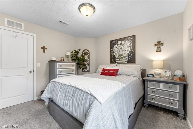 1216 Selena Grove, Green, OH 44685