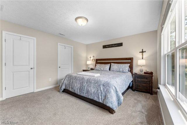 1216 Selena Grove, Green, OH 44685