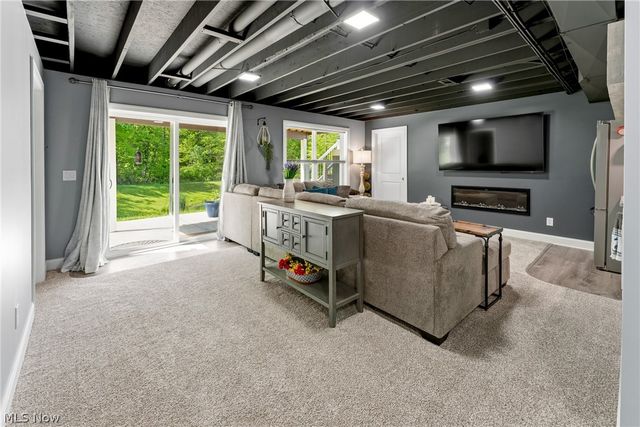 1216 Selena Grove, Green, OH 44685