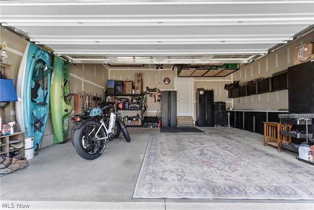 1216 Selena Grove, Green, OH 44685