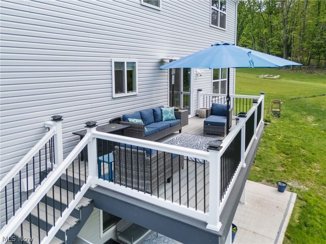 1216 Selena Grove, Green, OH 44685