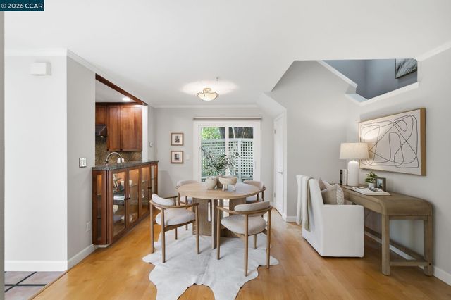 211 Kingston Way, Walnut Creek, CA 94597