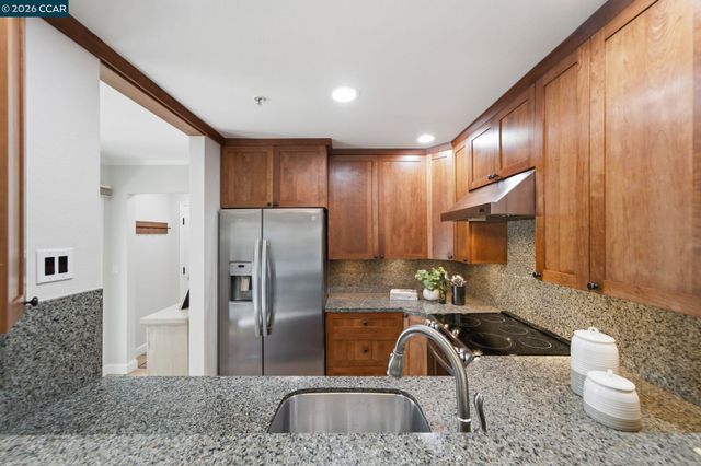 211 Kingston Way, Walnut Creek, CA 94597