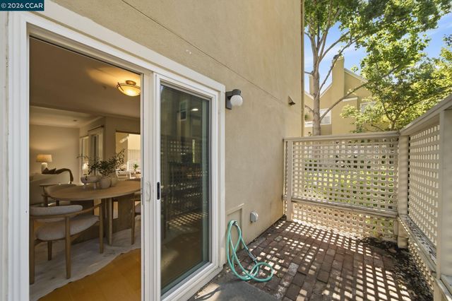 211 Kingston Way, Walnut Creek, CA 94597