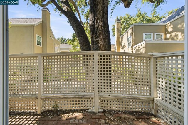 211 Kingston Way, Walnut Creek, CA 94597