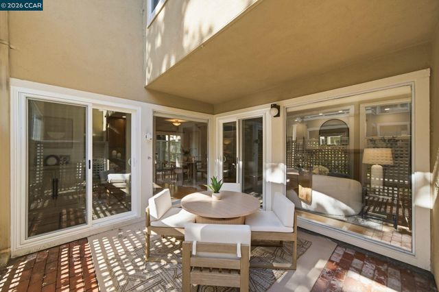 211 Kingston Way, Walnut Creek, CA 94597