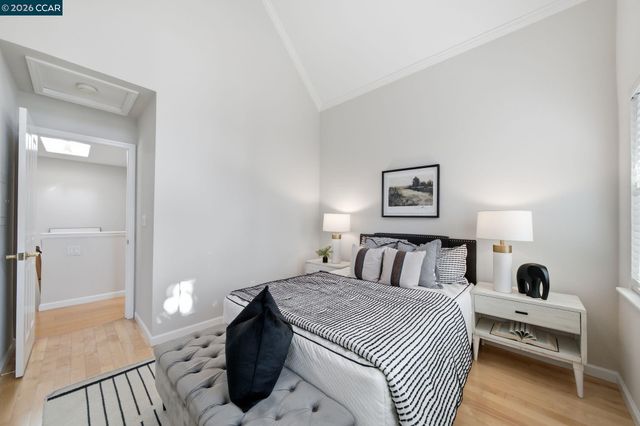 211 Kingston Way, Walnut Creek, CA 94597
