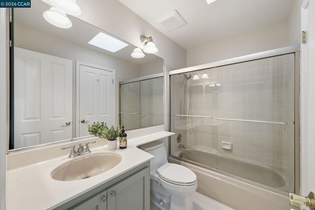 211 Kingston Way, Walnut Creek, CA 94597
