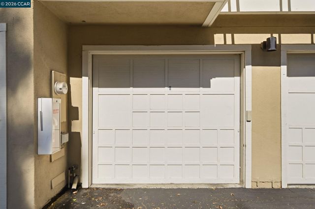 211 Kingston Way, Walnut Creek, CA 94597