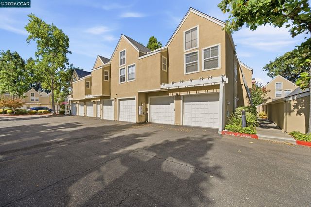 211 Kingston Way, Walnut Creek, CA 94597