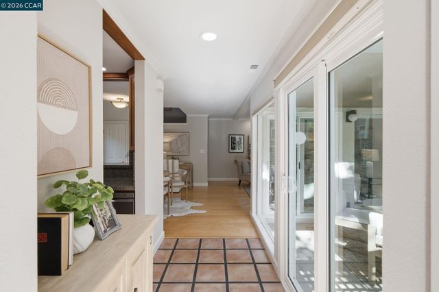 211 Kingston Way, Walnut Creek, CA 94597