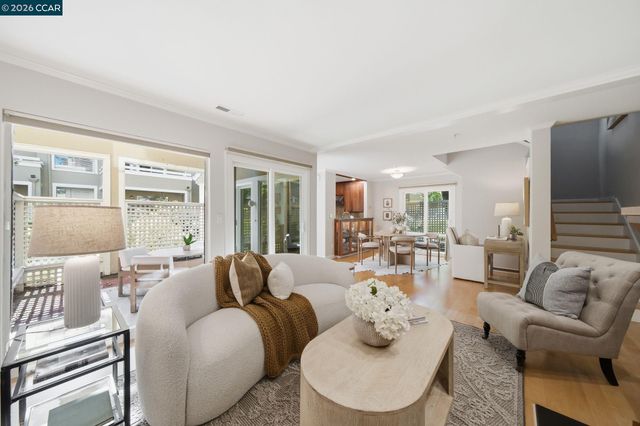 211 Kingston Way, Walnut Creek, CA 94597