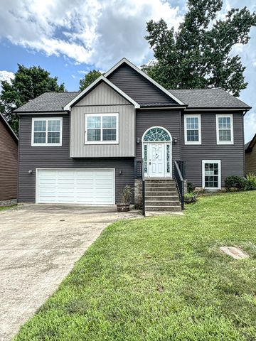 1111 Fuji Ln, Clarksville, TN 37040