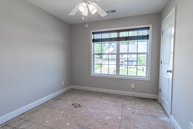 1111 Fuji Ln, Clarksville, TN 37040