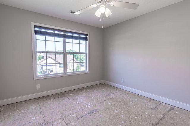 1111 Fuji Ln, Clarksville, TN 37040
