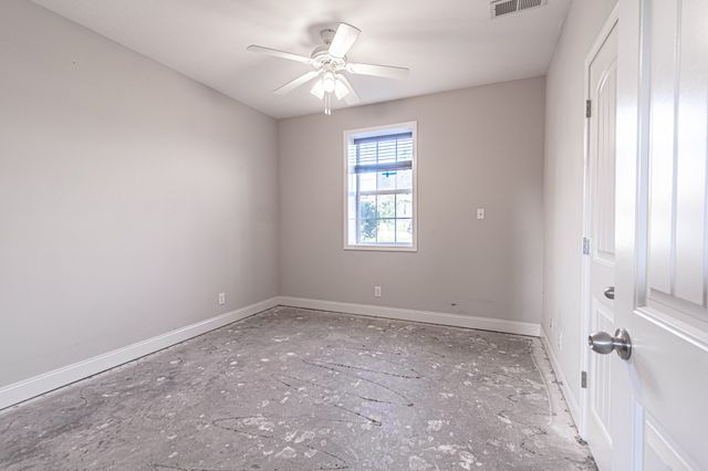1111 Fuji Ln, Clarksville, TN 37040
