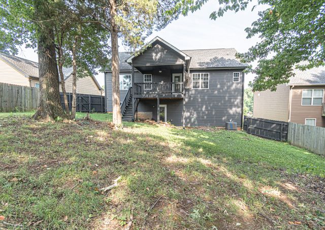 1111 Fuji Ln, Clarksville, TN 37040