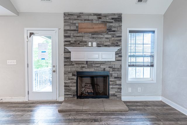 1111 Fuji Ln, Clarksville, TN 37040