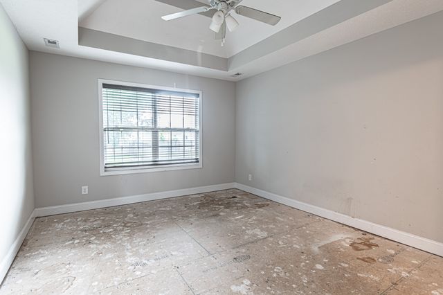 1111 Fuji Ln, Clarksville, TN 37040