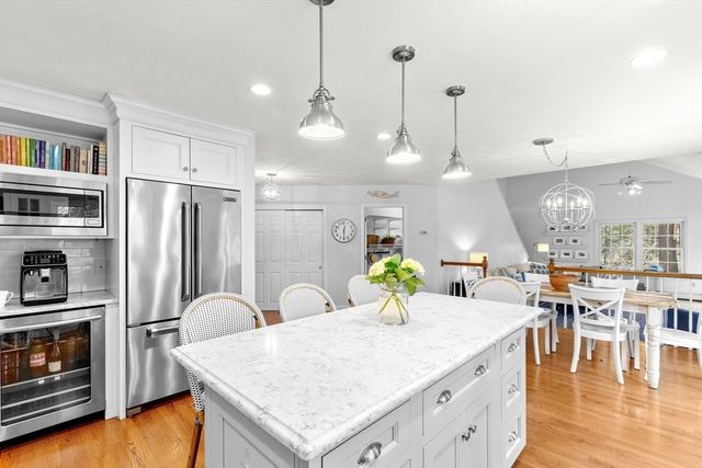 154 Partridge Brook Cir, Marshfield, MA 02050