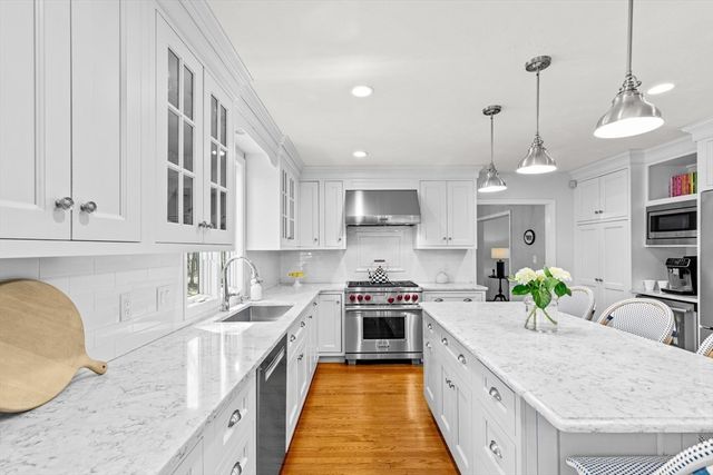 154 Partridge Brook Cir, Marshfield, MA 02050