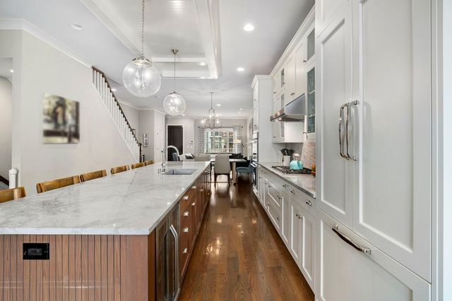 1648 W Fletcher Street, Chicago, IL 60657