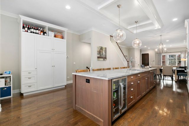 1648 W Fletcher Street, Chicago, IL 60657