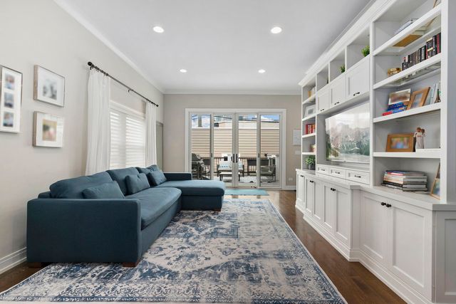 1648 W Fletcher Street, Chicago, IL 60657