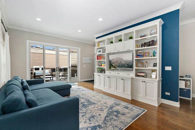 1648 W Fletcher Street, Chicago, IL 60657