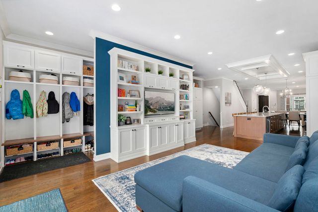 1648 W Fletcher Street, Chicago, IL 60657