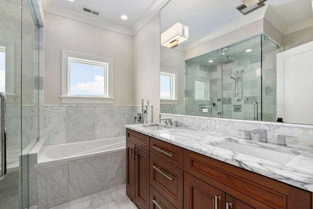 1648 W Fletcher Street, Chicago, IL 60657