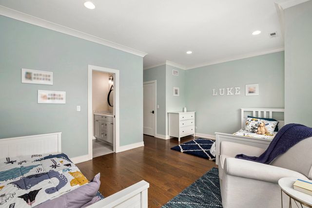 1648 W Fletcher Street, Chicago, IL 60657