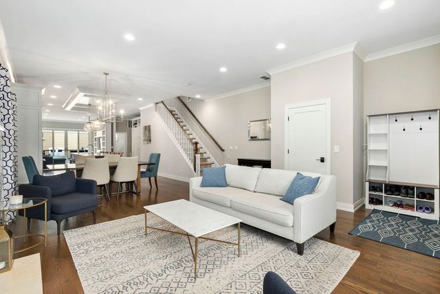 1648 W Fletcher Street, Chicago, IL 60657