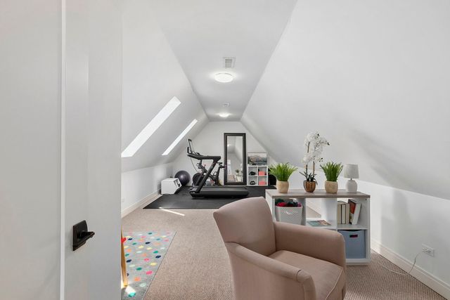 1648 W Fletcher Street, Chicago, IL 60657