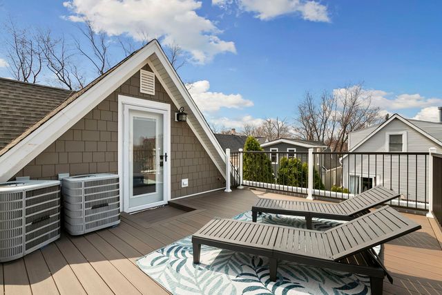 1648 W Fletcher Street, Chicago, IL 60657