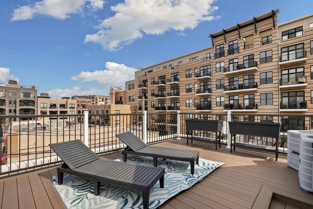 1648 W Fletcher Street, Chicago, IL 60657