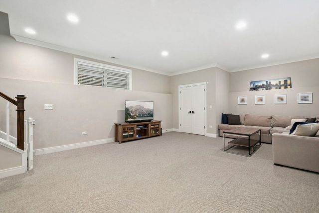 1648 W Fletcher Street, Chicago, IL 60657