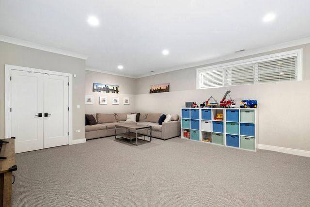 1648 W Fletcher Street, Chicago, IL 60657