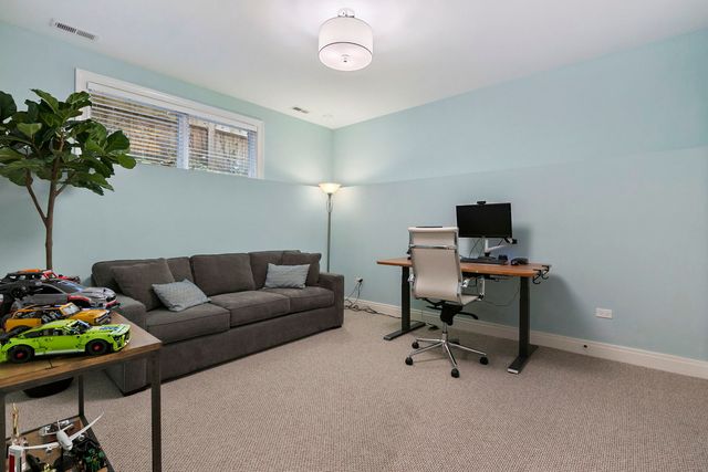 1648 W Fletcher Street, Chicago, IL 60657