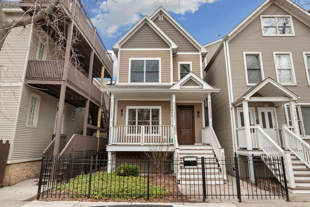 1648 W Fletcher Street, Chicago, IL 60657