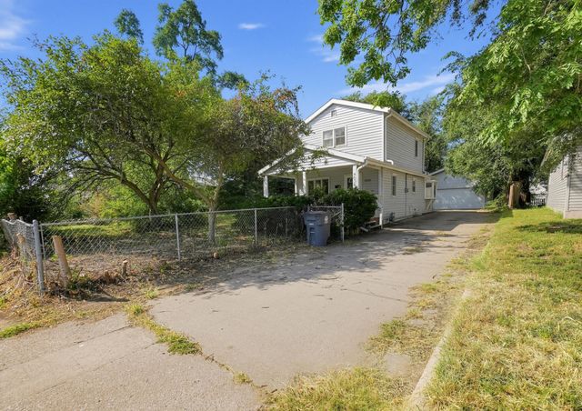 4038 AVENUE C, Council Bluffs, IA 51501