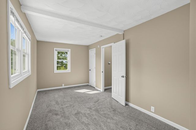 4038 AVENUE C, Council Bluffs, IA 51501