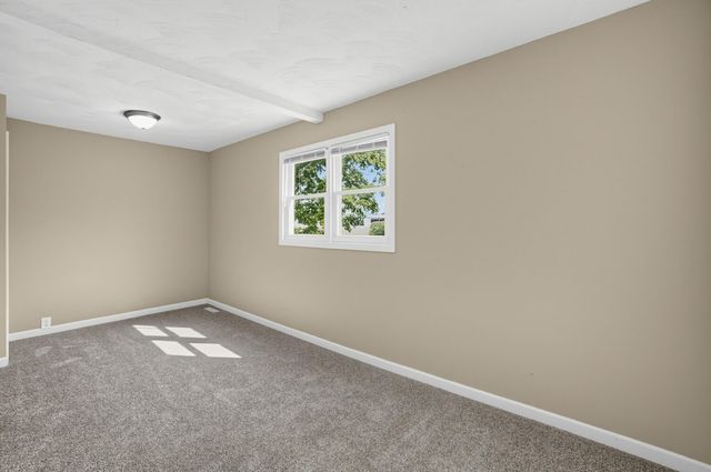 4038 AVENUE C, Council Bluffs, IA 51501