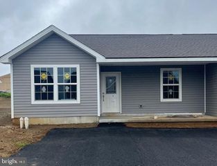 96 PACIFIC AVENUE, Milroy, PA 17063