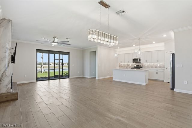 19213 Gentry PL, Estero, FL 33928